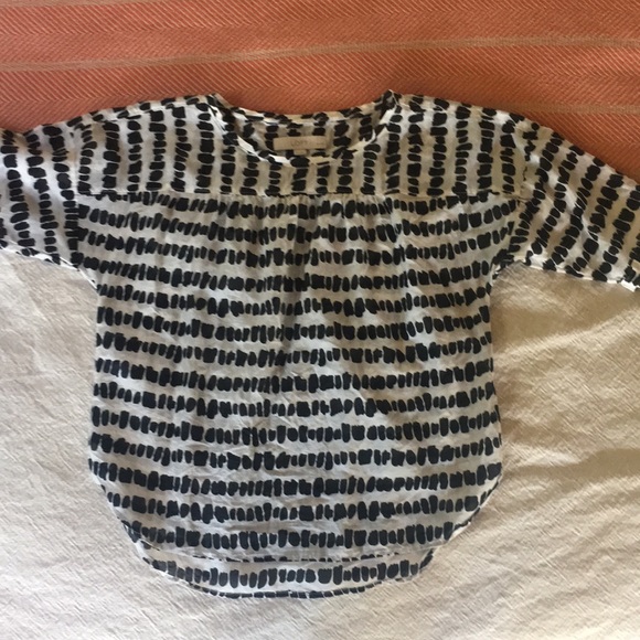 Light Cotton Loft Blouse is GRAPHIC and Petite XS! - Picture 3 of 3